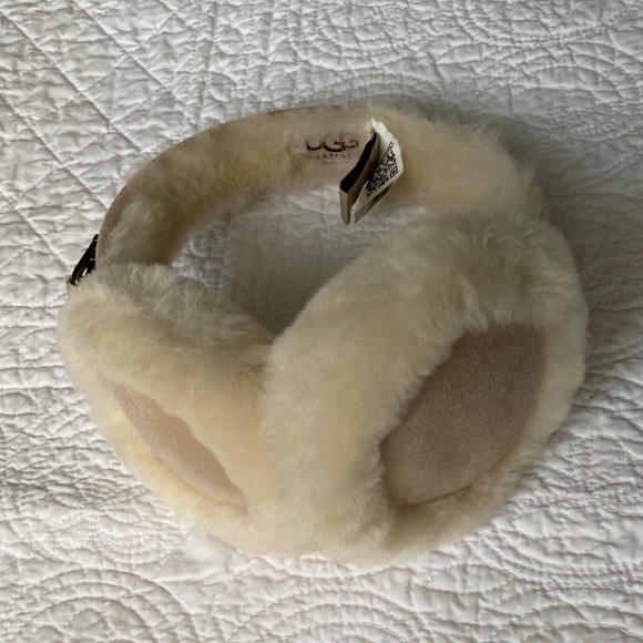 UGG Shearling Suede Earmuffs Cream NEW - Picture 11 of 13